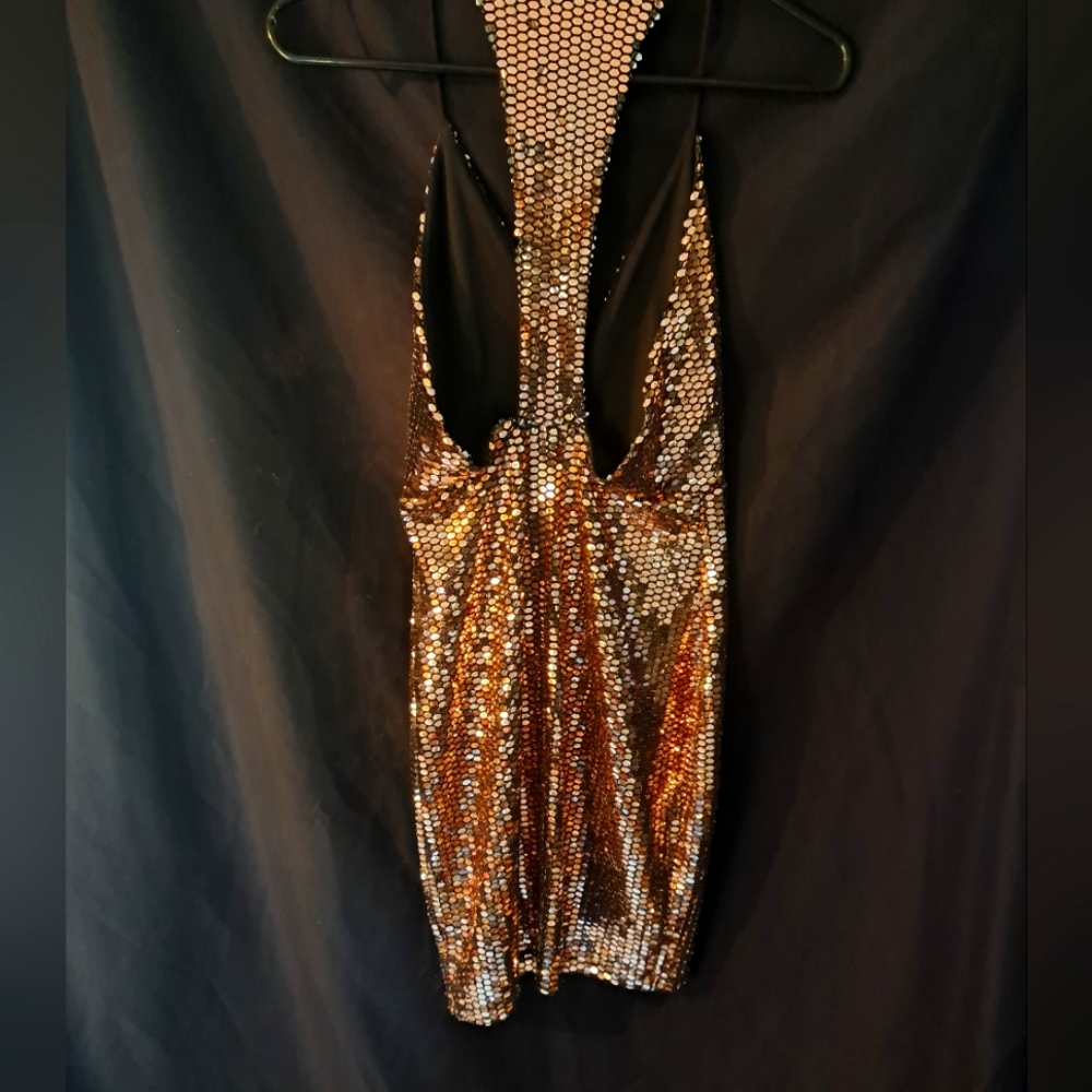 Glare sequined minni dress rose gold.